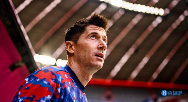 卡福：莱万是当世最佳球员之一，他没有理由离开这么出色的拜仁